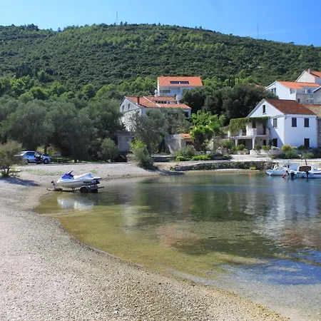 Ferienhaus House With A Parking Space Zrnovo, Korcula - 10030 Zrnovo