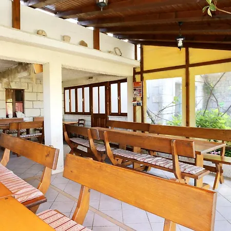 Ferienhaus House With A Parking Space Zrnovo, Korcula - 10030
