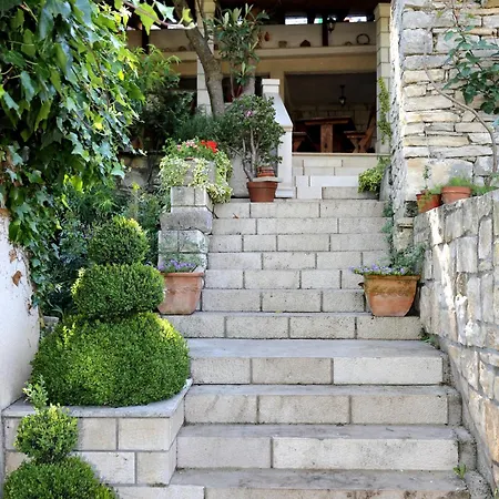 別荘 House With A Parking Space Zrnovo, Korcula - 10030 Žrnovo